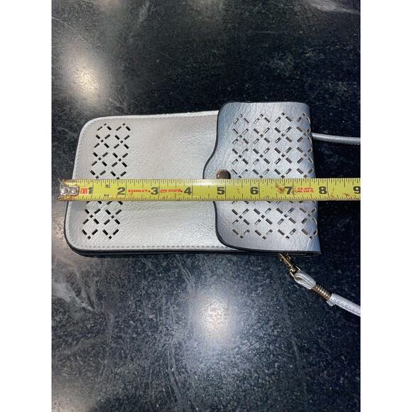 Silver crossbody, phone case EUC - Picture 5 of 8